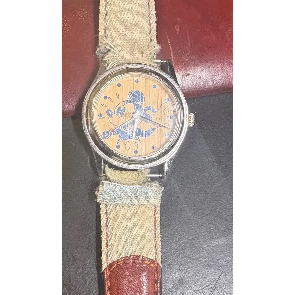 Rare Unisex 32mm Disney Mickey Mouse Watch The Disney Catalog, Drawing on Wood L